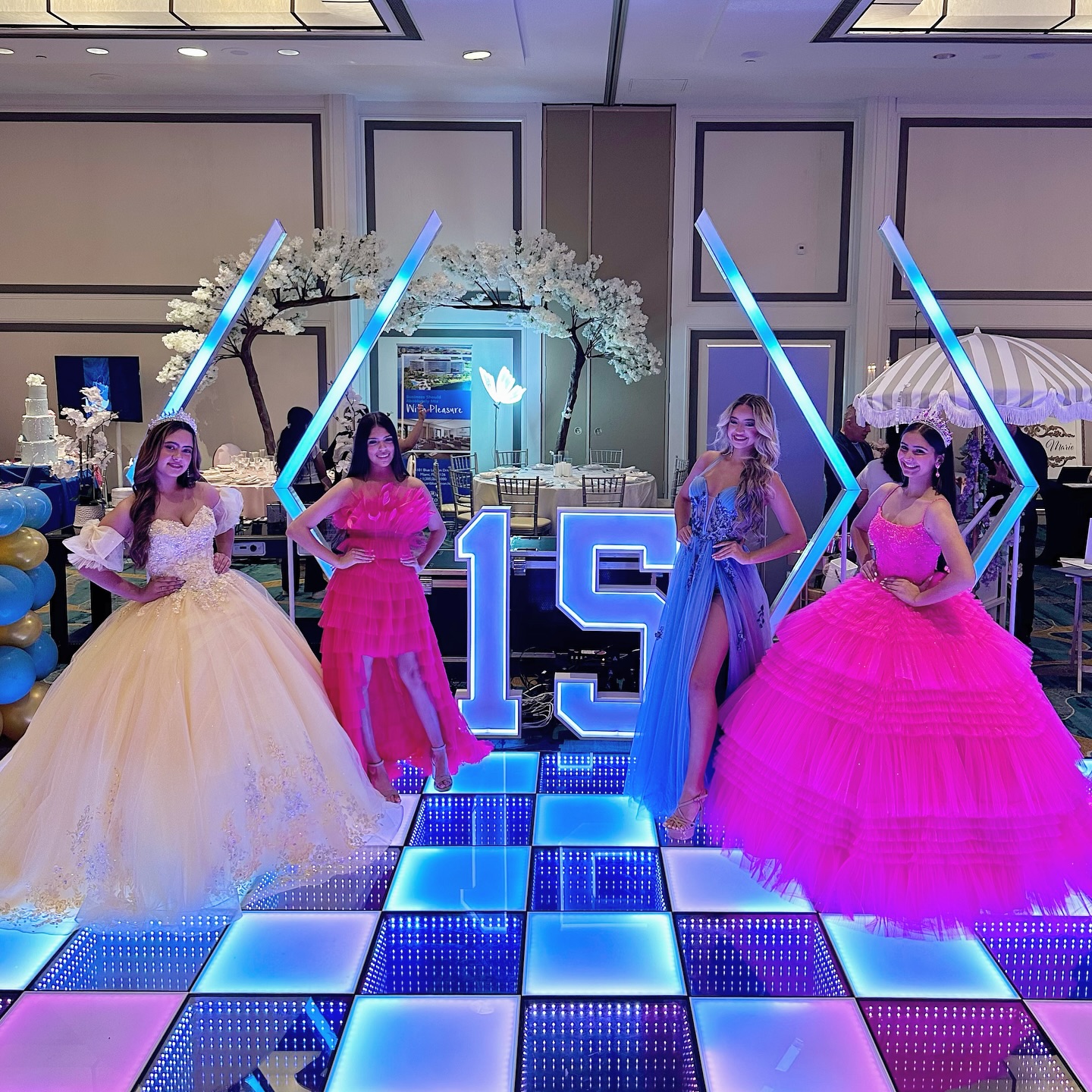 moving head beam zoom，beam moving head sharpy event light bsw led300w，dj lights moving head cube，led wash moving head，stage lights rbgwa par ，rgb par light，black light curtain，led light curtain，portable led dance floor for sale，led video dance floor